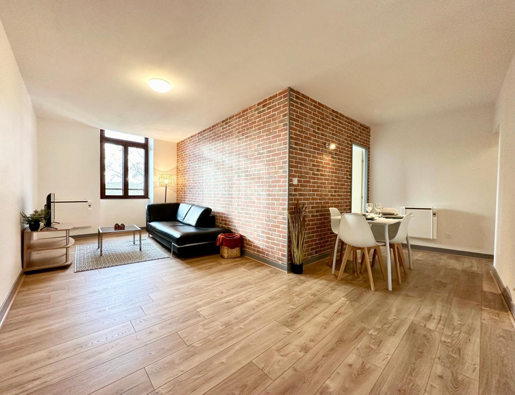 Appartement La Confluence - Vue Imprenable & Hyper Centre à Mont-de-Marsan Extérieur photo
