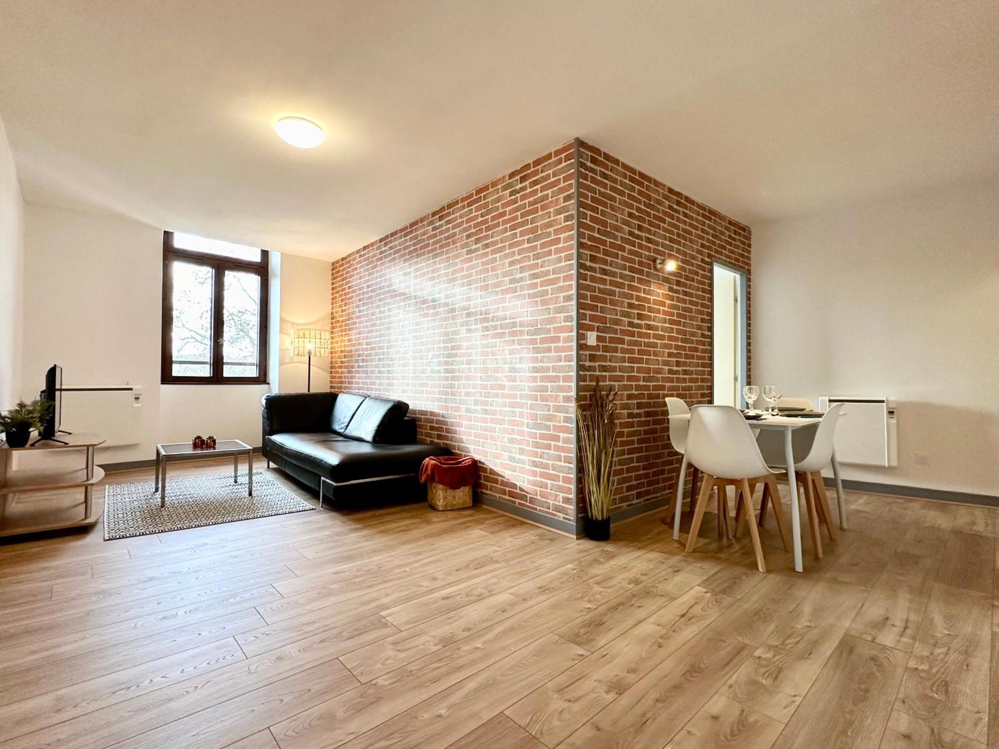 Appartement La Confluence - Vue Imprenable & Hyper Centre à Mont-de-Marsan Extérieur photo
